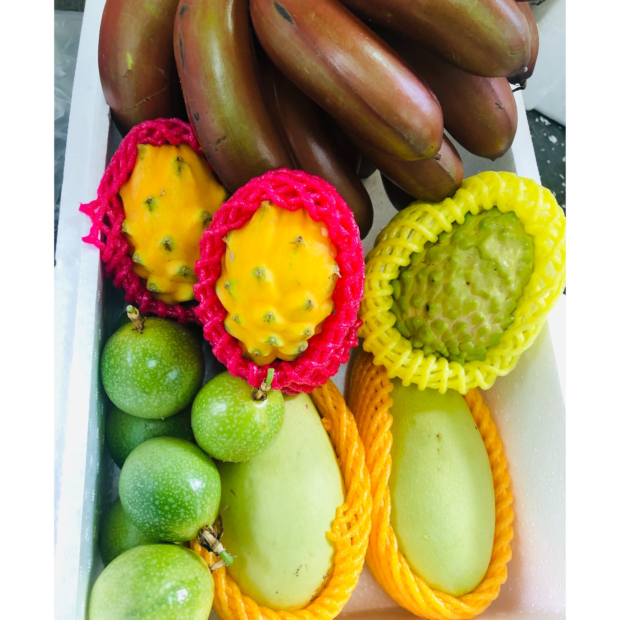 海南热带多种品种水果礼盒装（咖啡蕉燕窝果释迦金煌芒百香果）