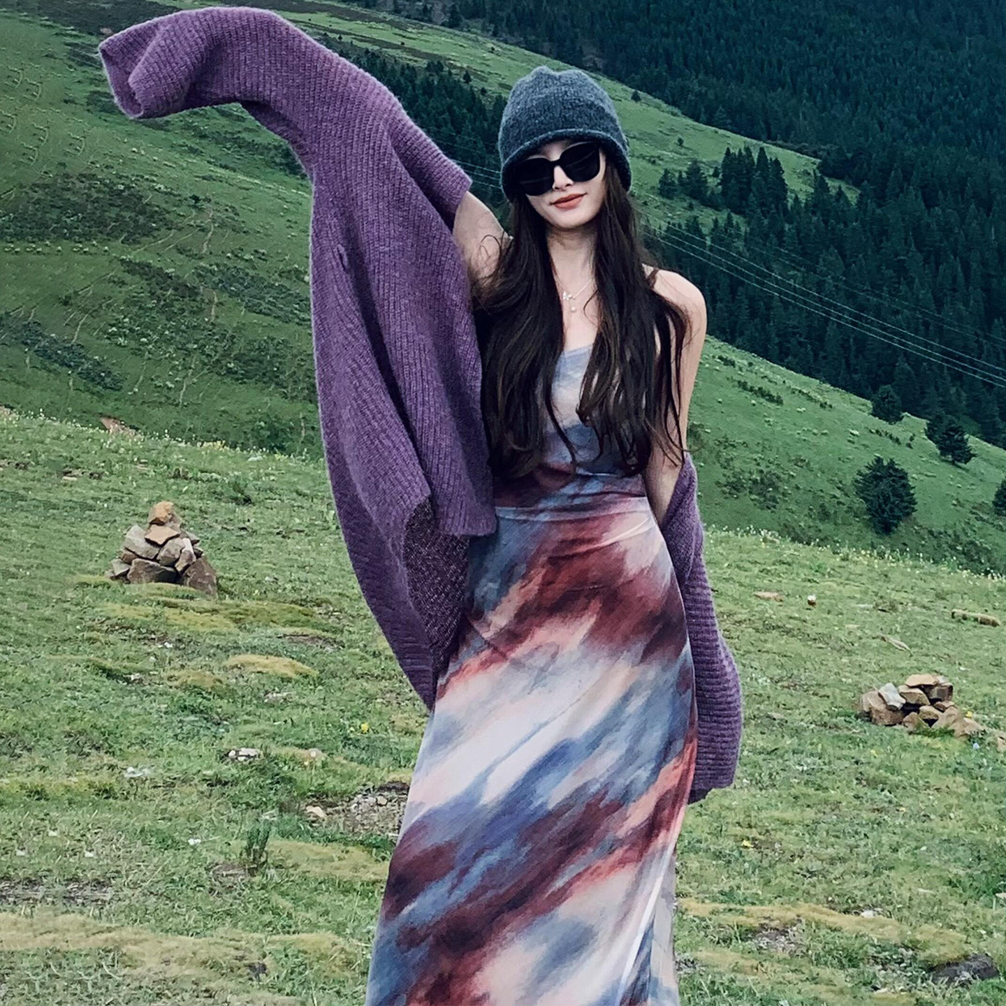 度假风吊带连衣裙子女早秋季2025新款韩系独特巨好看气质长裙套装