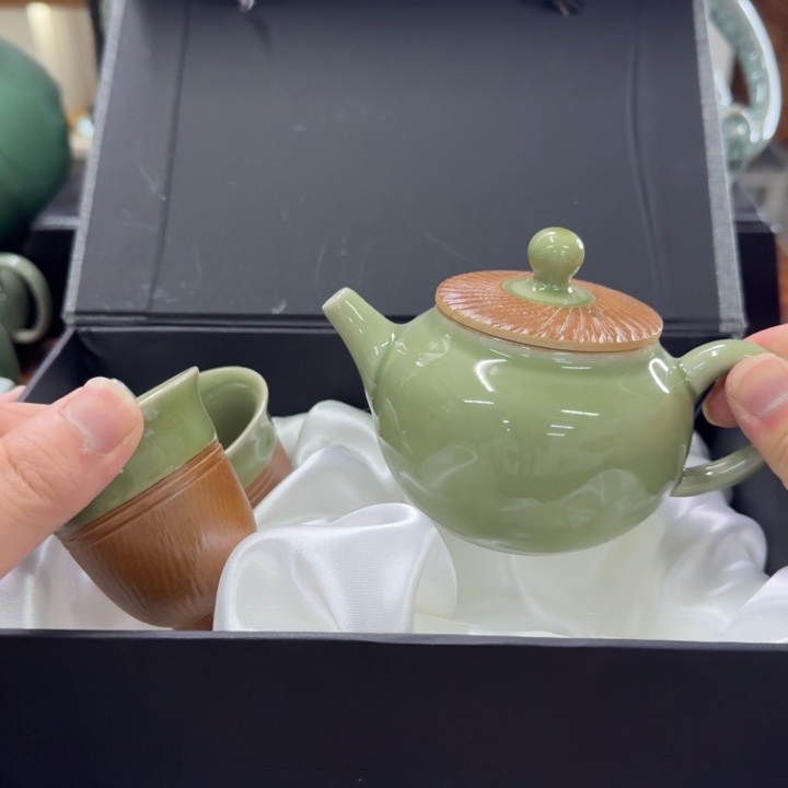 龙泉青瓷茶具微瑕4721