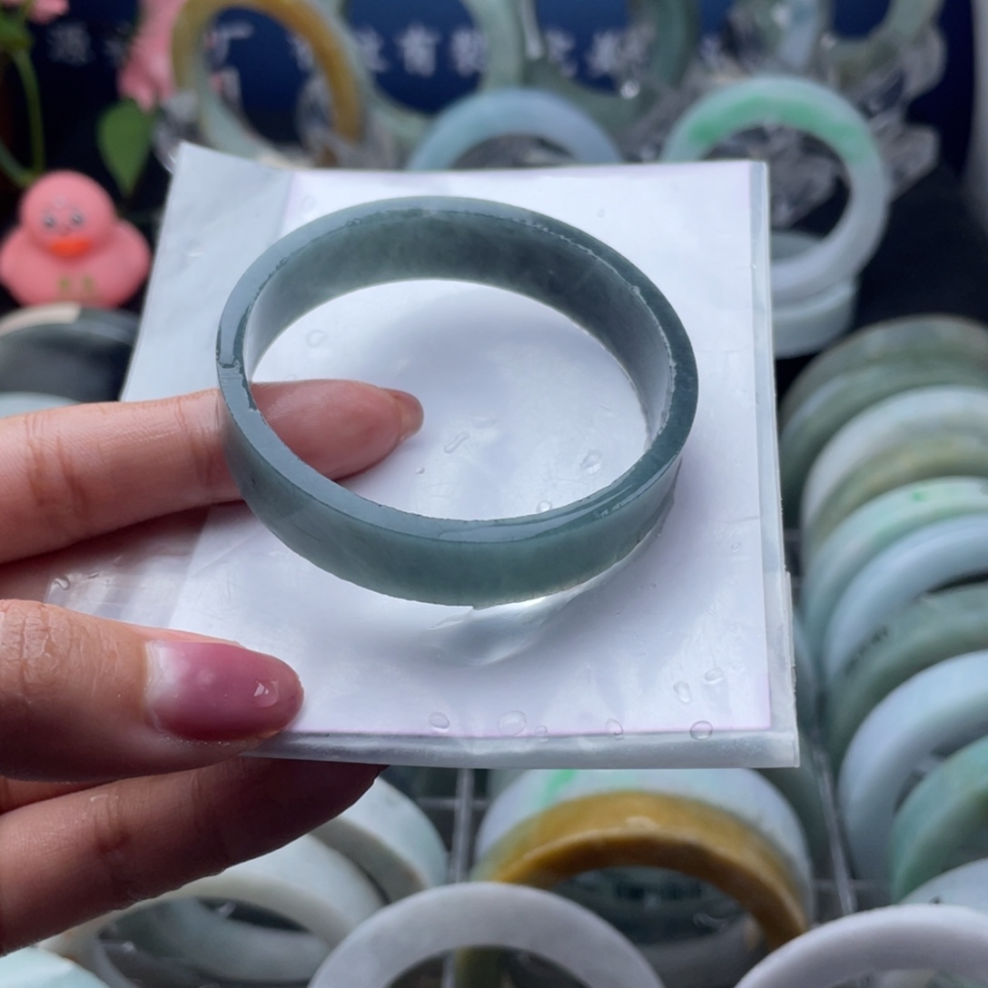 定制翡翠未镶嵌翡翠手镯