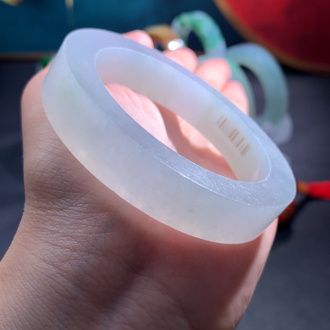 未镶嵌翡翠手镯定制翡翠