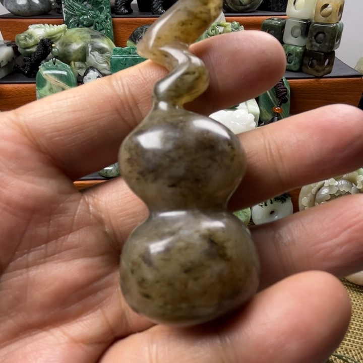 独山玉未镶嵌珠宝半成品