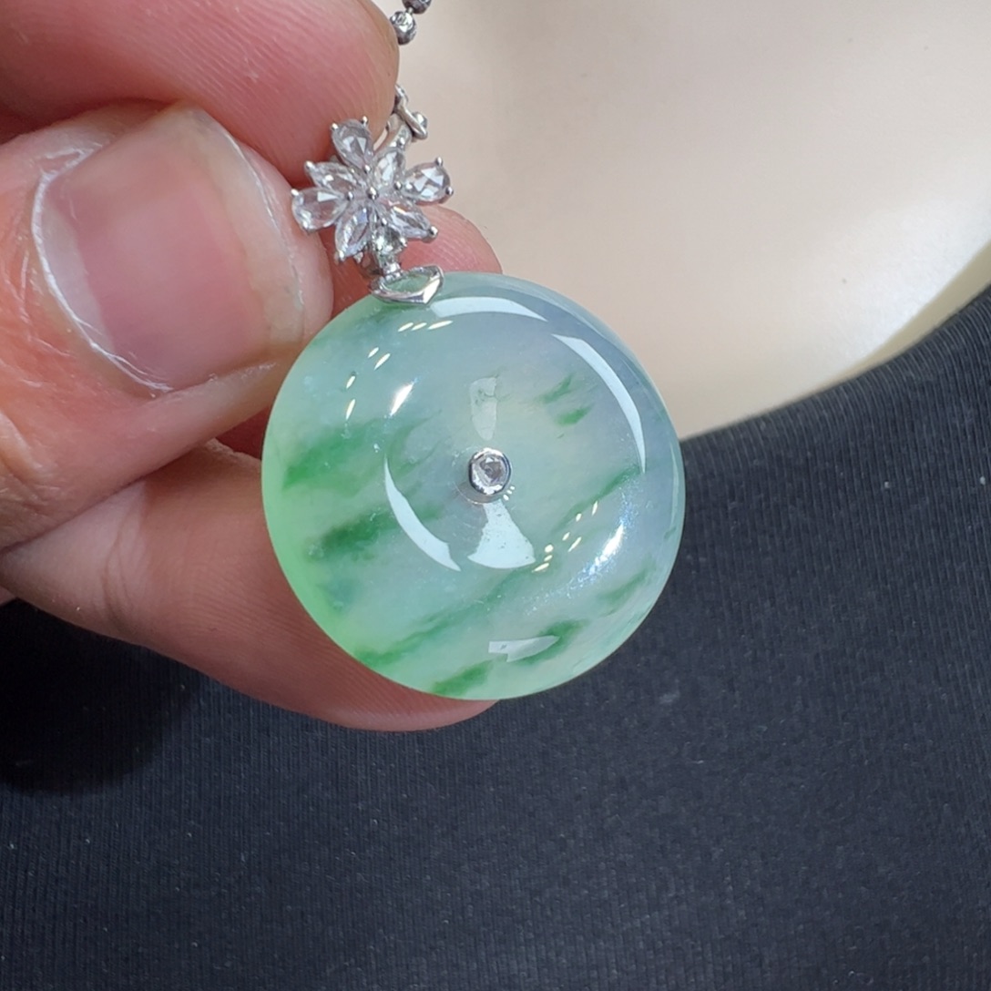 翡翠吊坠(不含链)18K金镶嵌