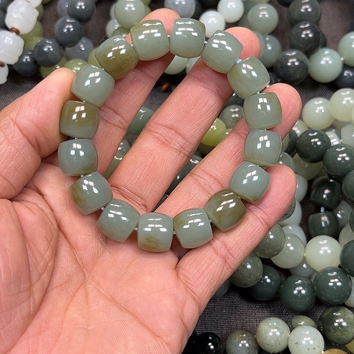 和田玉未镶嵌手链