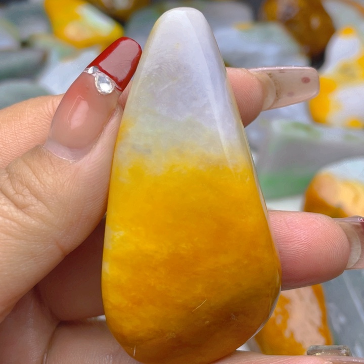 翡翠挂件未镶嵌翡翠