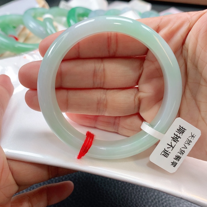 翡翠手镯未镶嵌54545454