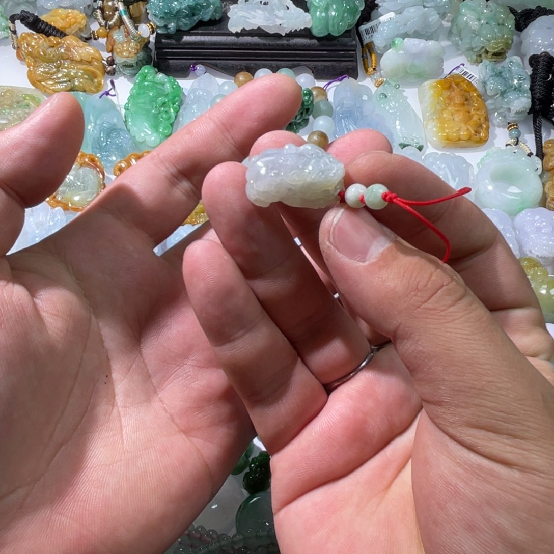 翡翠颈饰未镶嵌天然