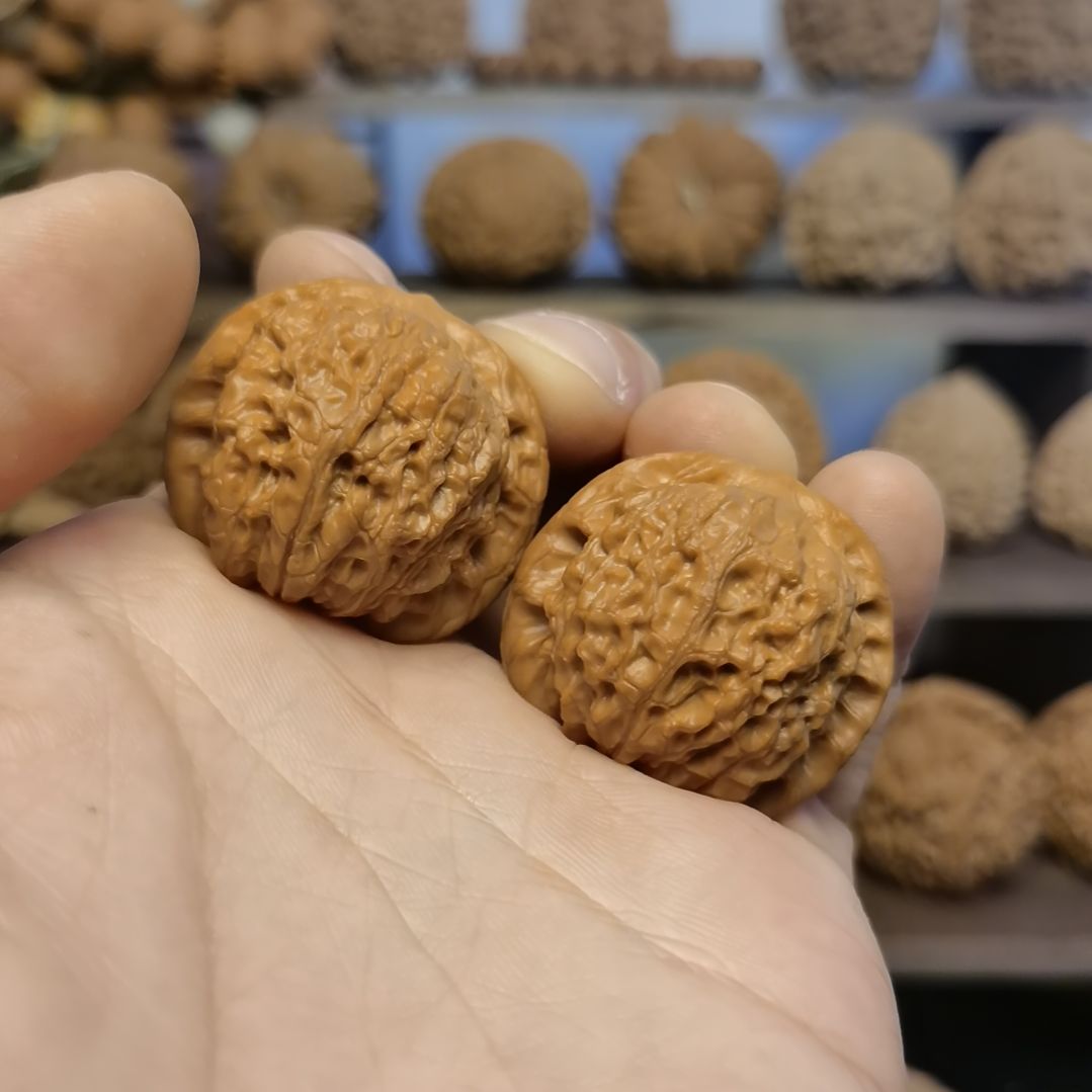 文玩核桃把件34全品血麒麟精对