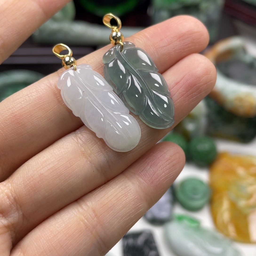 翡翠未镶嵌颈饰牌子