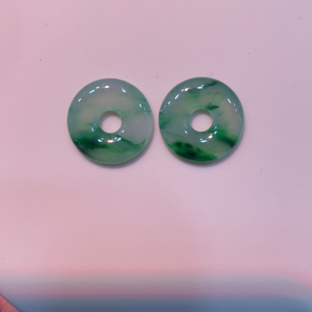 翡翠未镶嵌颈饰甜甜圈