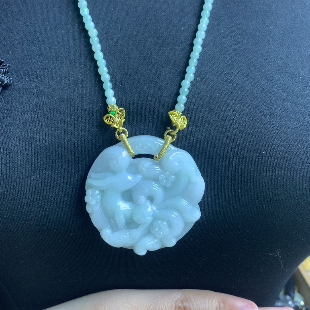 翡翠颈饰未镶嵌翡翠