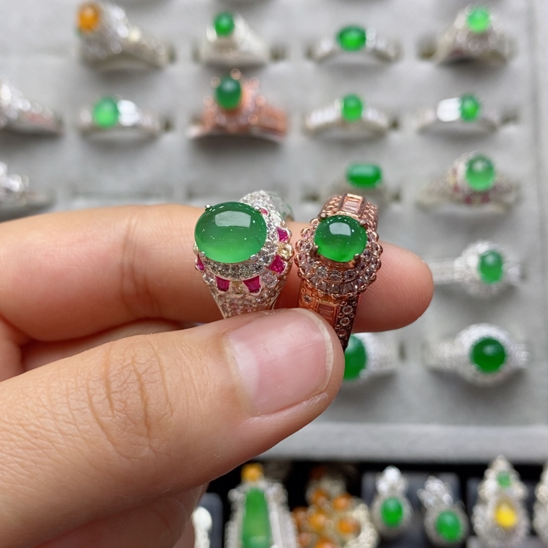 翡翠戒指未镶嵌蛋面