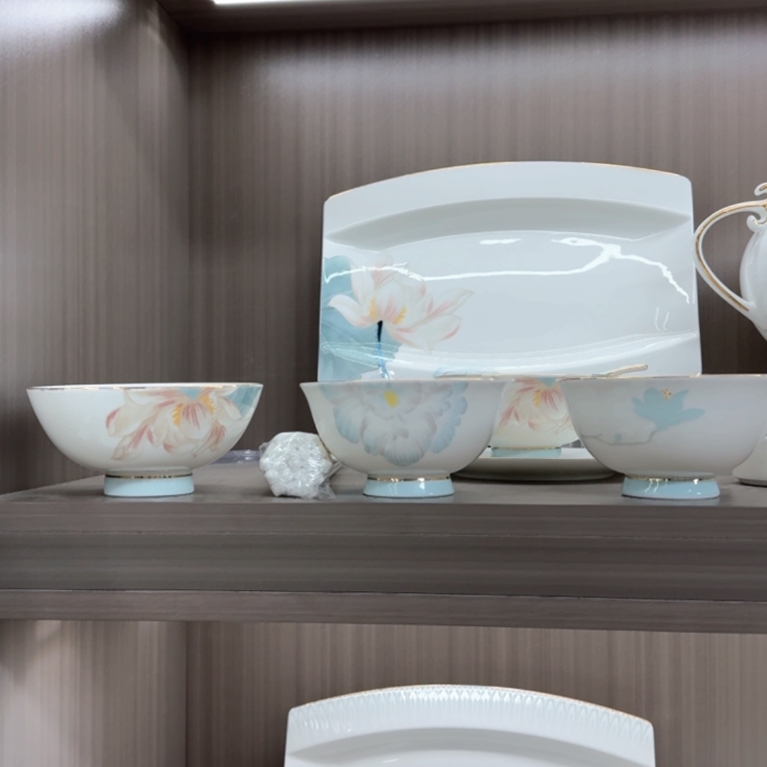 45%以上骨粉骨瓷荷5寸碗2个雪4.5寸碗2个兰4.5碗1个