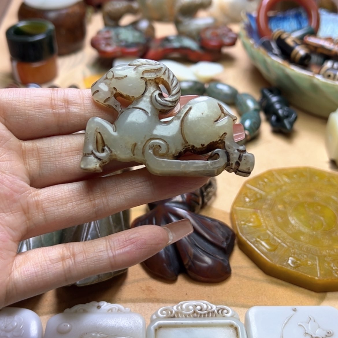 【闪购商品】蛇纹石玉颈饰未镶嵌