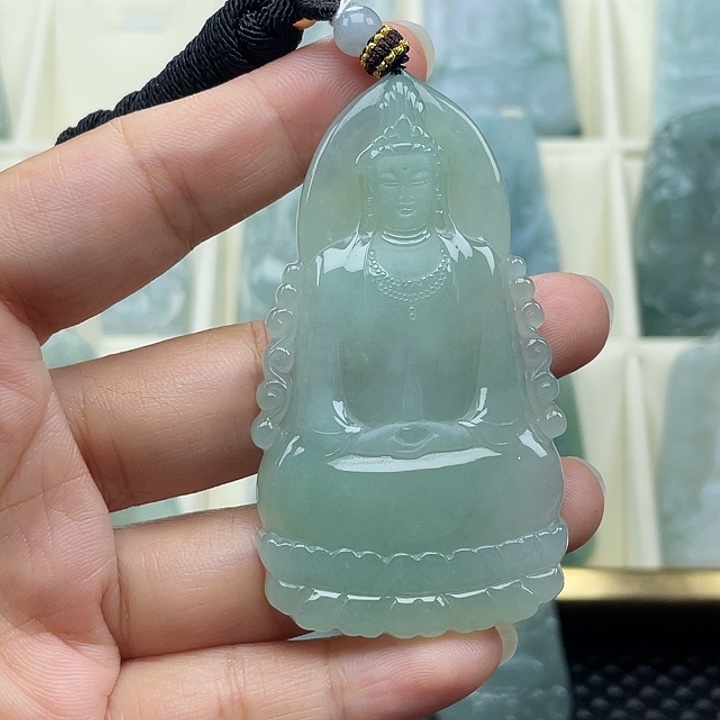 翡翠未镶嵌颈饰素衣观音