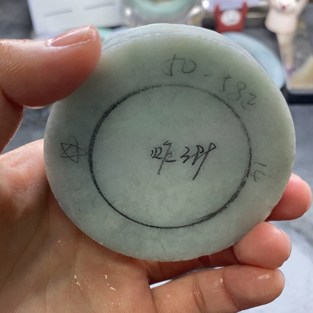 定制翡翠未镶嵌翡翠手镯