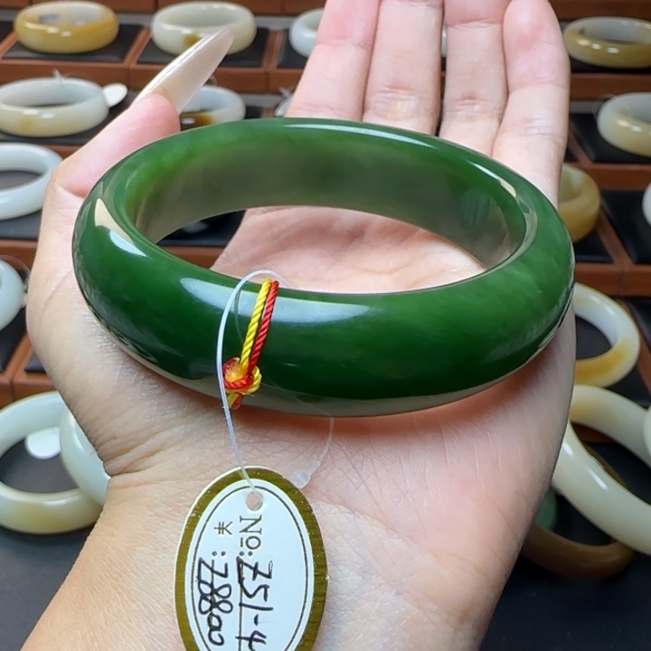 和田玉未镶嵌手镯辣绿正装58.6