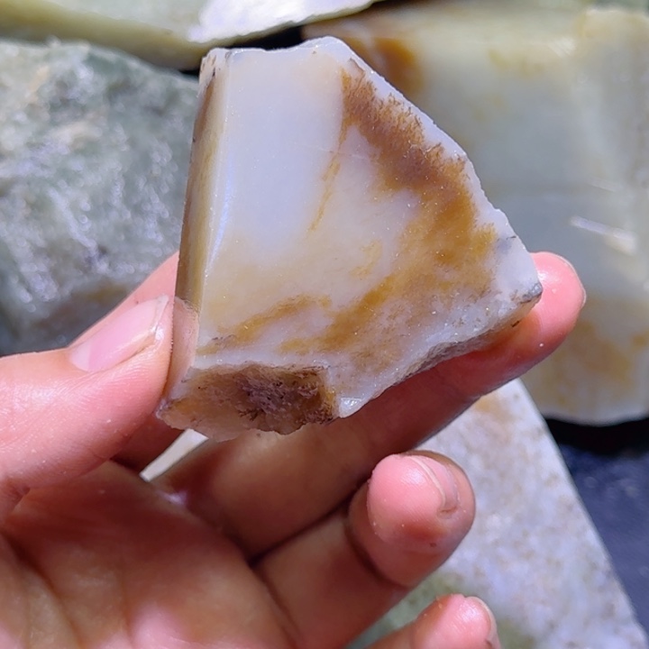 和田玉未镶嵌珠宝半成品