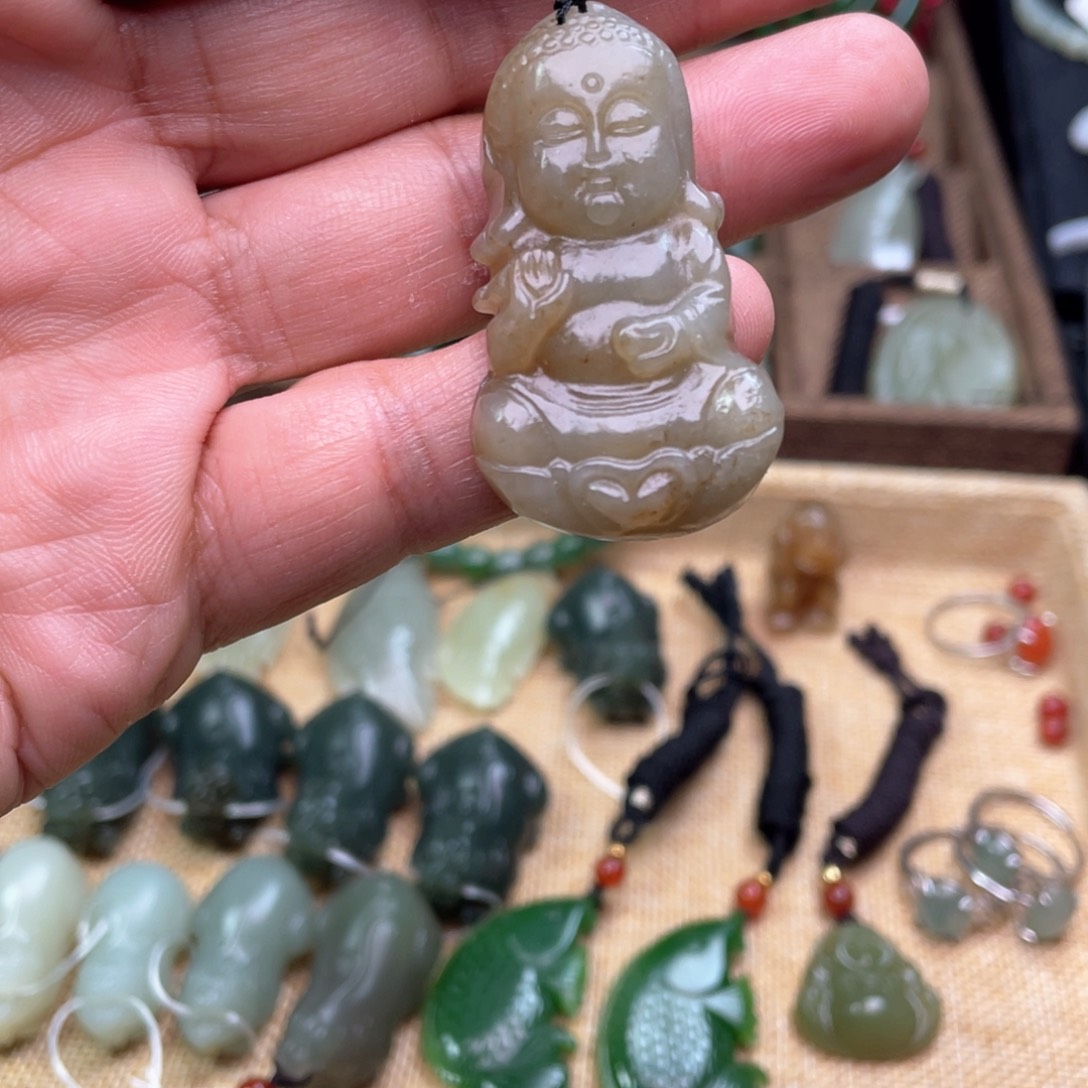 和田玉挂件未镶嵌