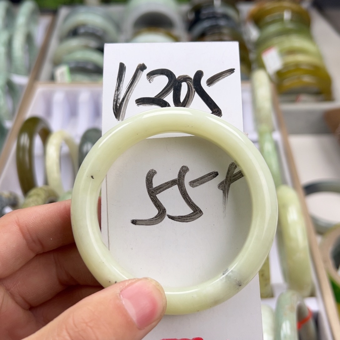 岫玉手镯未镶嵌天然岫玉微瑕
