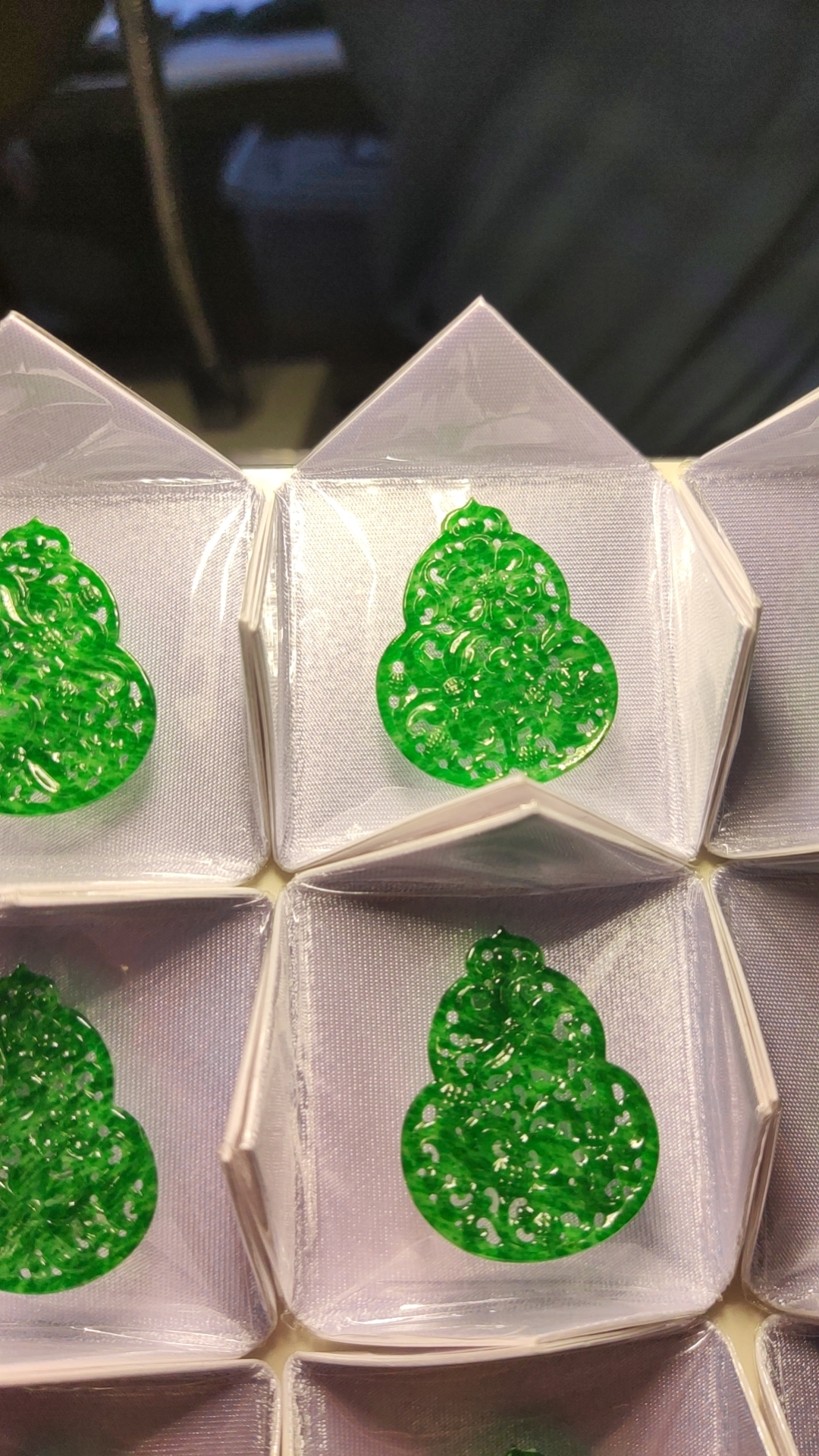 阳绿翡翠葫芦花片