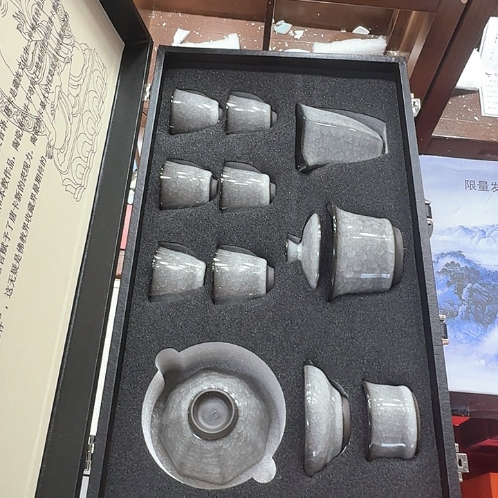 孤品茶具套装等。  