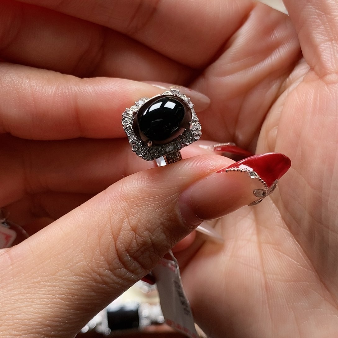 翡翠戒指18K金镶嵌@***行