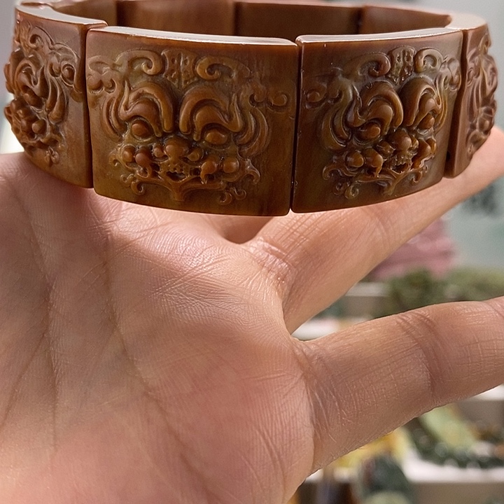 透闪石质玉手牌未镶嵌