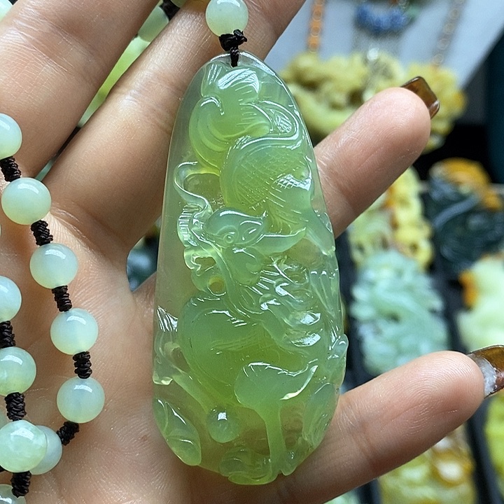 蛇纹石玉未镶嵌挂件