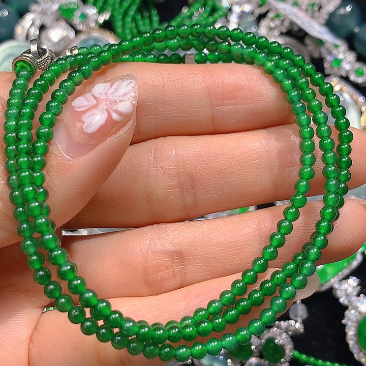 翡翠颈饰未镶嵌翡翠