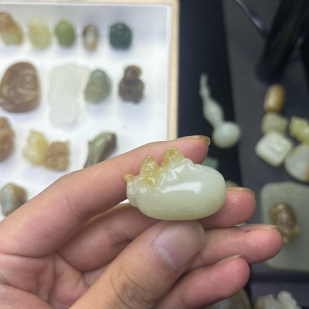 糖白料呱呱来财手工雕刻