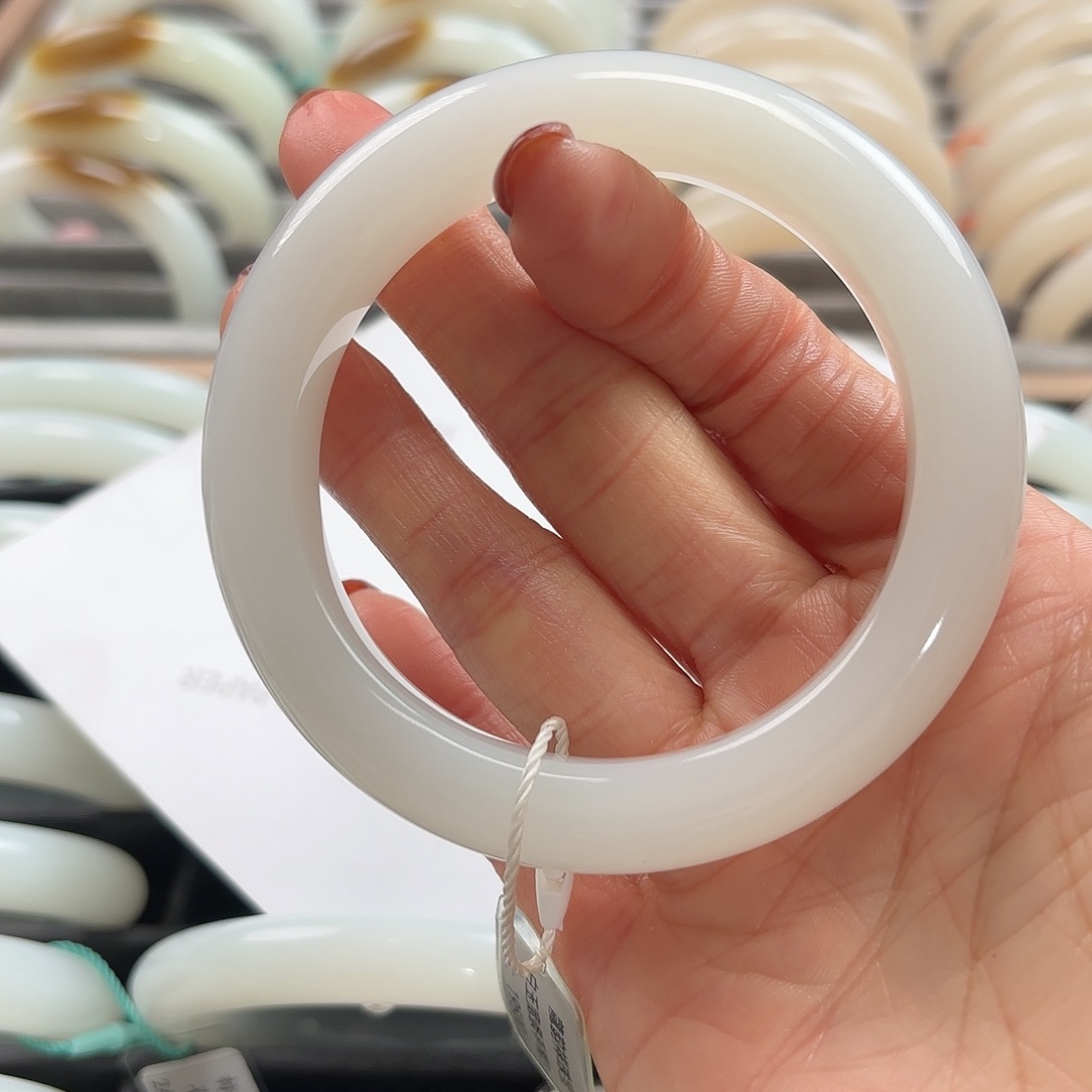 和田玉手镯58.5未镶嵌d*y