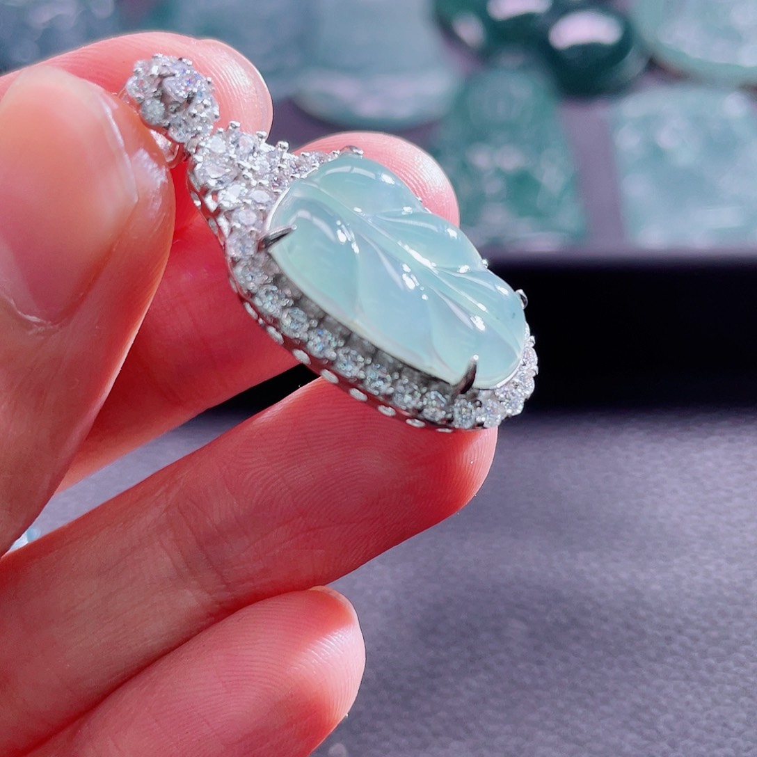 翡翠颈饰银S925镶嵌8586895896