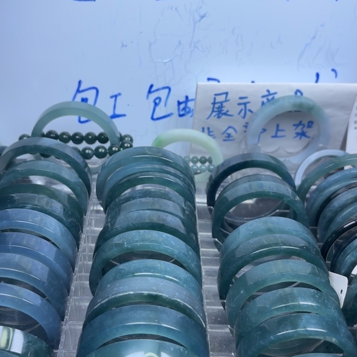 定制翡翠未镶嵌翡翠手镯毛坯定制