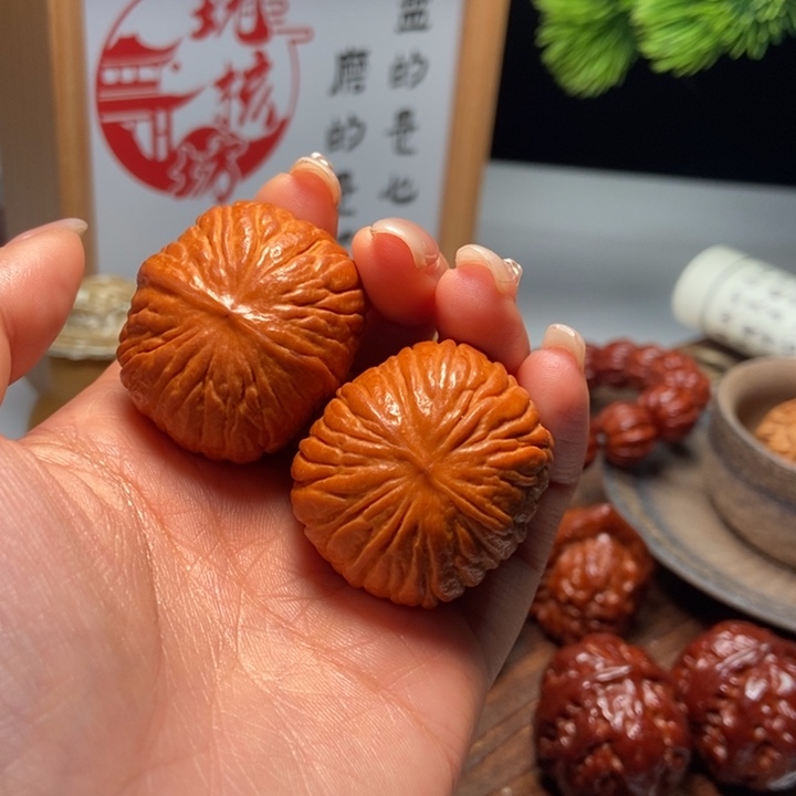 文玩核桃吊坠猴头35尺寸