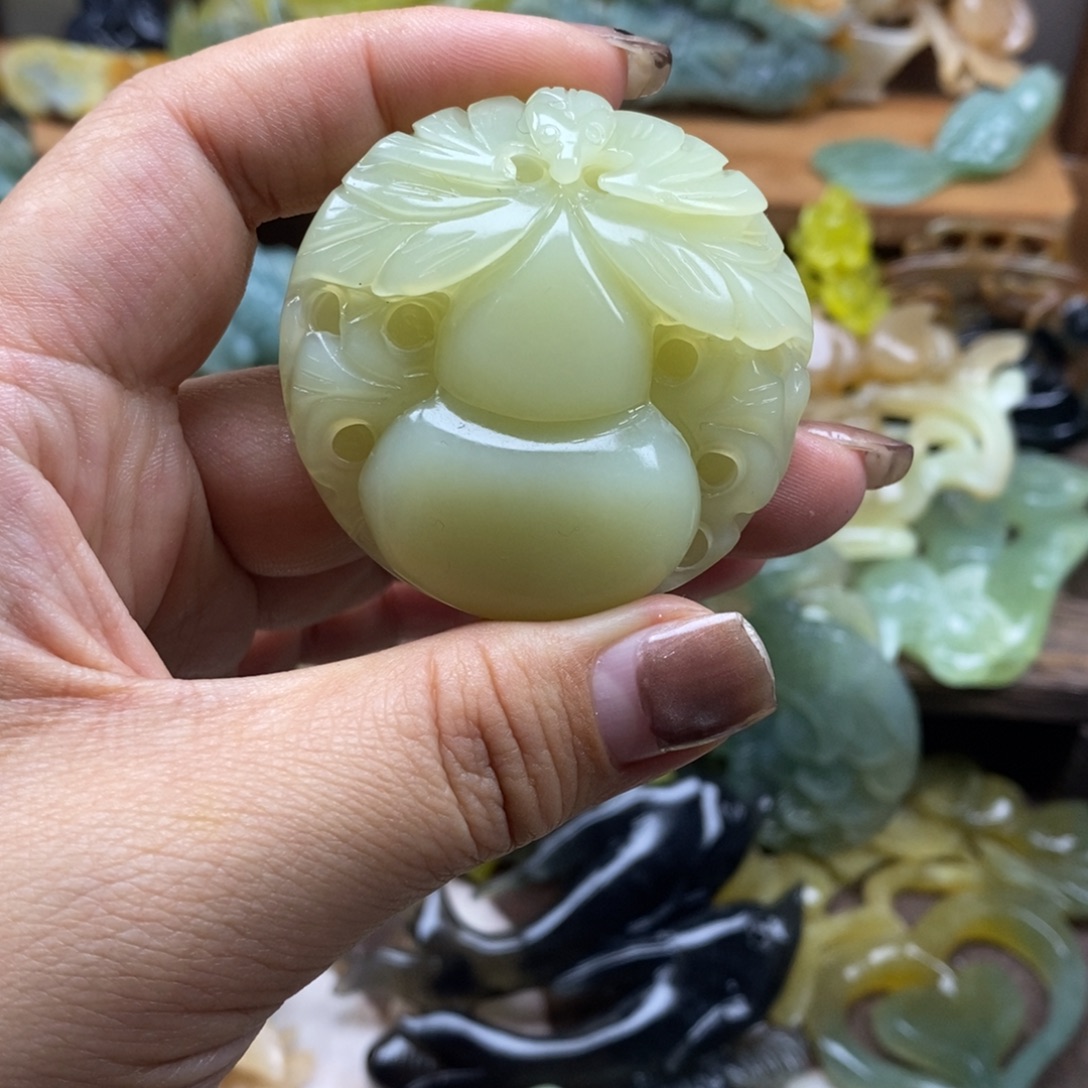蛇纹石玉未镶嵌吊坠(不含链)