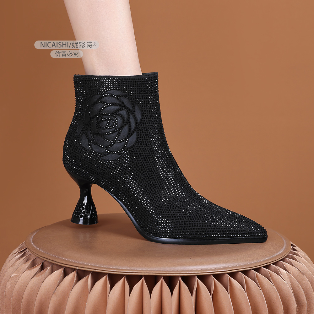 2025年新款法式高级感优雅温柔短靴洋气粗跟满钻女靴百搭黑色3452