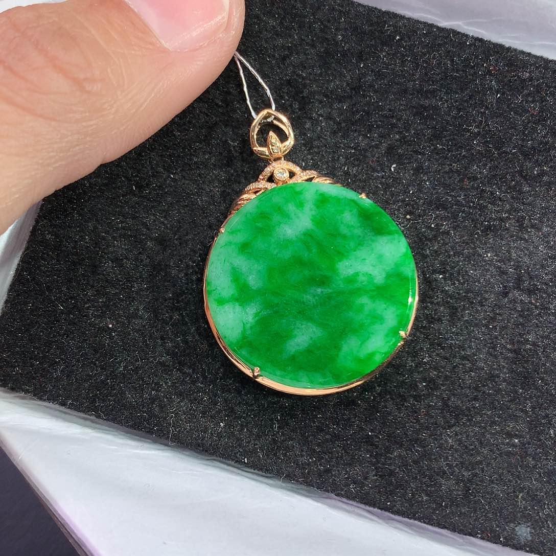 翡翠吊坠(赠链)18K金镶嵌