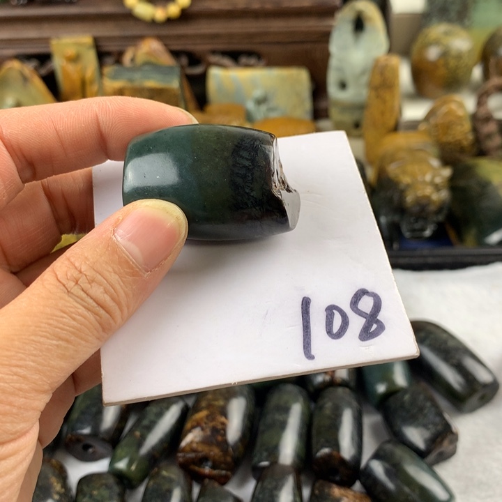 岫岩河磨玉（透闪石质玉）挂件未镶嵌风*吹