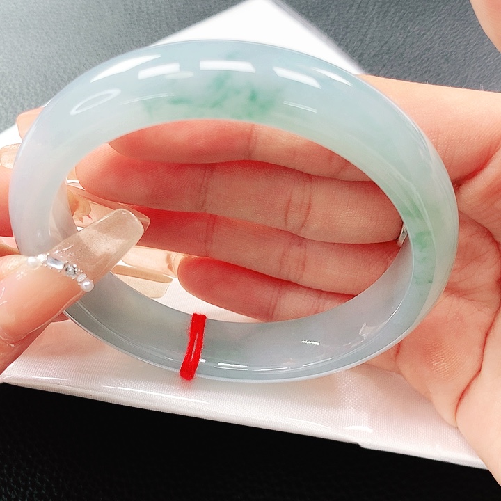 翡翠手镯未镶嵌58圈