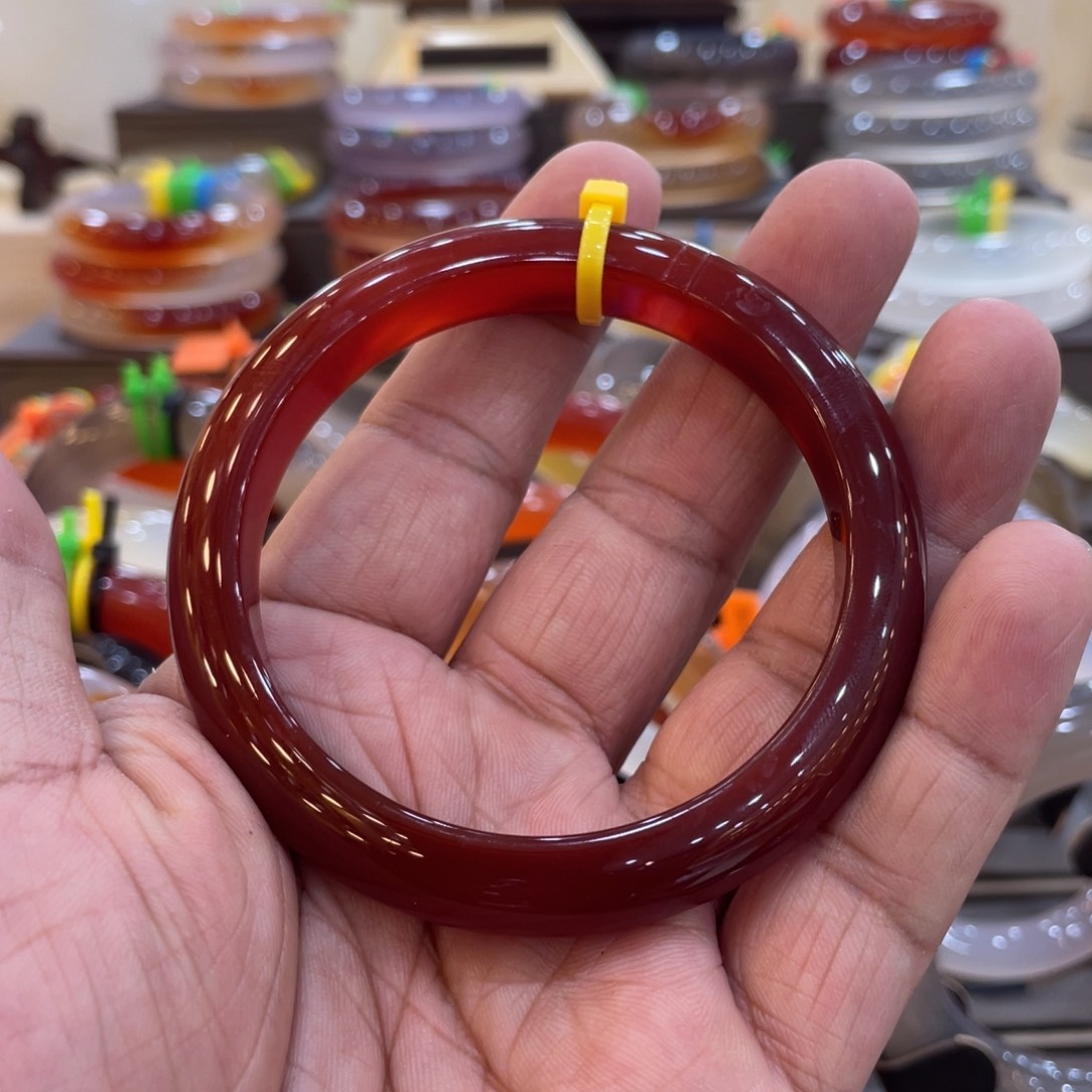 玛瑙/玉髓手镯未镶嵌