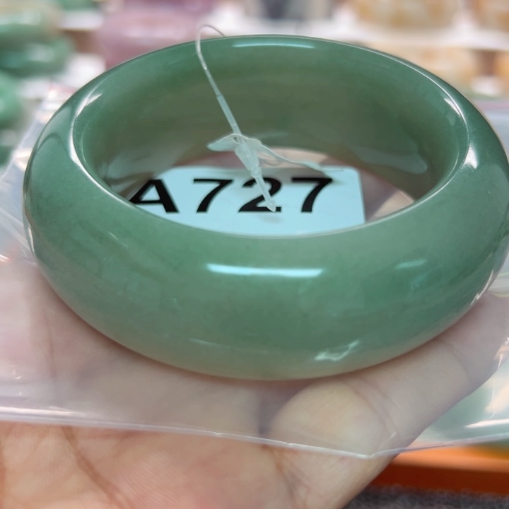 吃***豆石英岩玉手镯未镶嵌