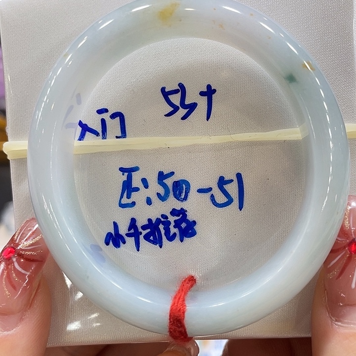 翡翠手镯未镶嵌翡翠手镯