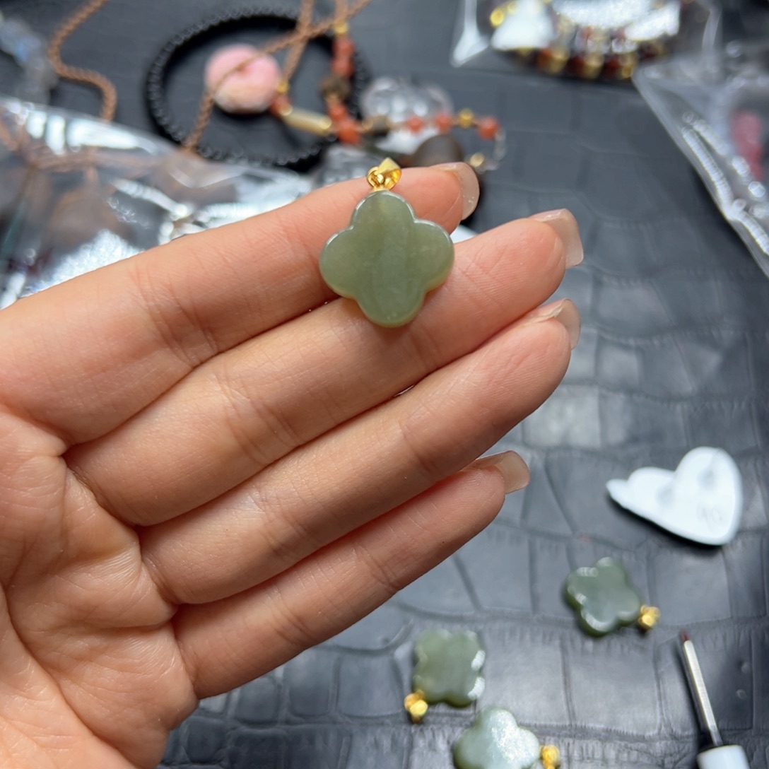 银S925镶嵌手链烟晶和田玉四叶草吊坠