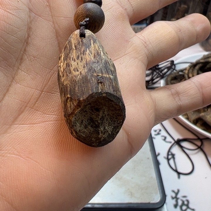 沉香沉香碎屑油叶大树丁