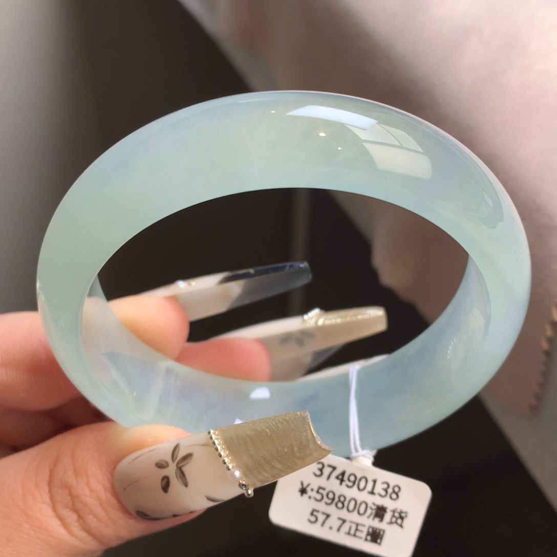 翡翠未镶嵌手镯冰晴水宽版正圈