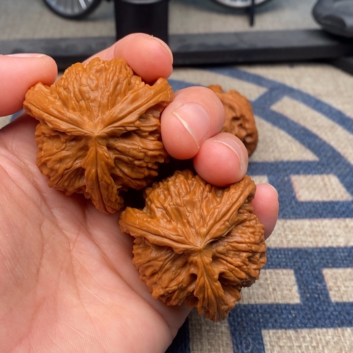 吊坠文玩核桃?****?三棱