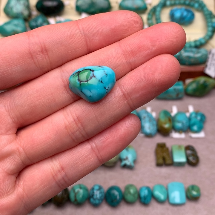 绿松石未镶嵌珠宝奇石