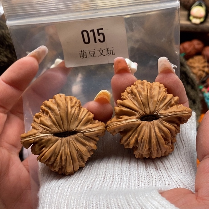 文玩核桃把件默认微瑕015蝴蝶楼45全品