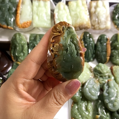 岫岩河磨玉（透闪石质玉）吊坠未镶嵌